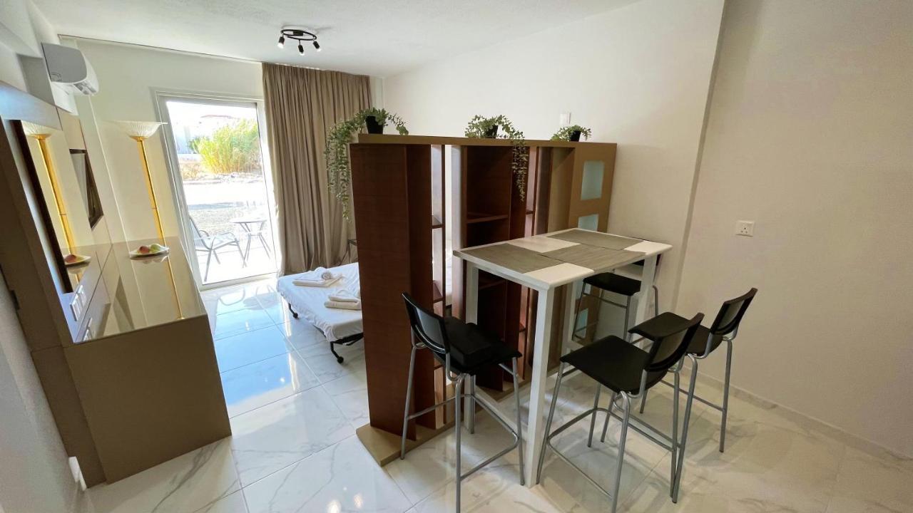 Fotoxenia Luxury Apts Paralimni Dış mekan fotoğraf