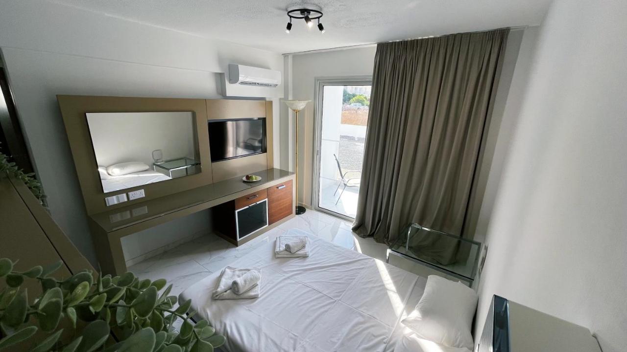 Fotoxenia Luxury Apts Paralimni Dış mekan fotoğraf